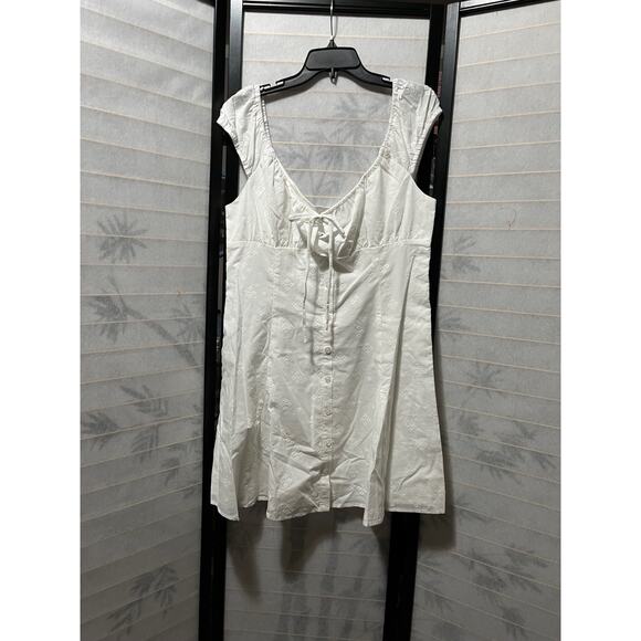 WAYF White Cotton Eyelet Mini Dress XL NWT Party Holidays Family Photos Wedding - Picture 2 of 9